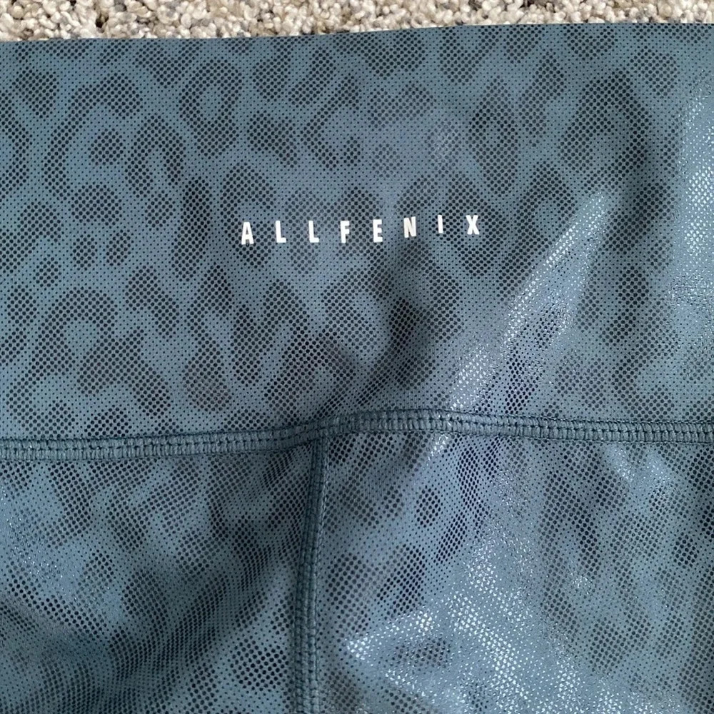 Allfenix Blue Cheetah Print Leggings - Picture 5 of 5